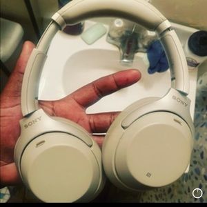 Sony wireless headphone